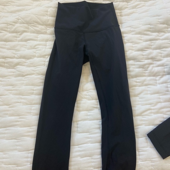 Lululemon black Wunder Under HighRise 25” leggings - Picture 2 of 2